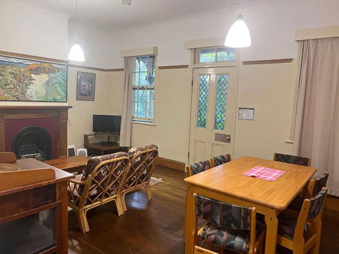 Arakoon House 2 - Bring Your Own Linen - Accommodation Australia 4