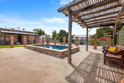 Arapiles Club House - Local Tourism 2