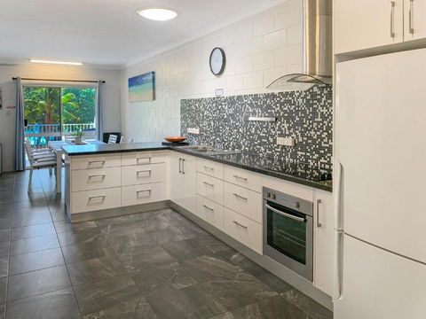 Arcadia Beach Unit 3 - Accommodation Australia 3