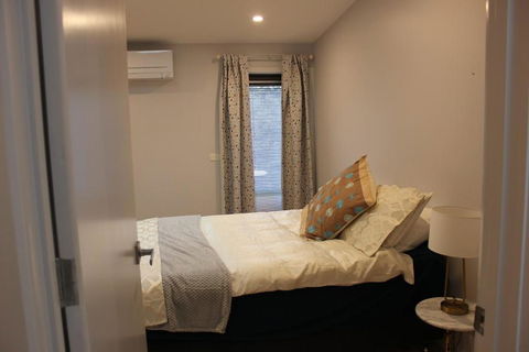 Architectural Crisp & Convenient Location - Local Tourism 4
