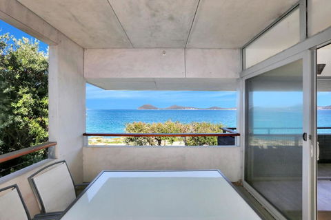 Architectural Design On The Beach - Accommodation Australia 1
