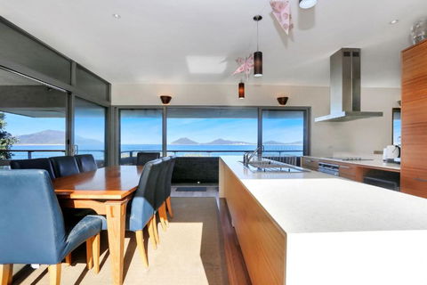 Architectural Design On The Beach - Accommodation Australia 3