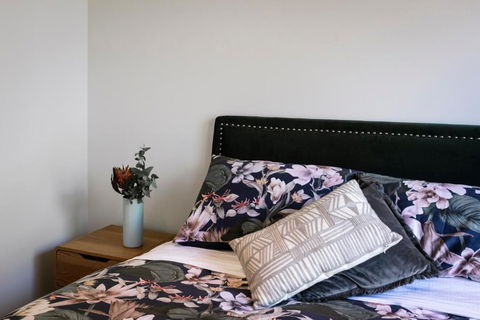 Architectural Gem In Central Red Hill - Accommodation Australia 1