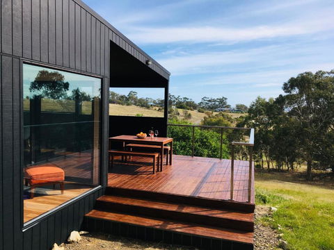 Architecturally Designed Rural Retreat - Accommodation Australia 0