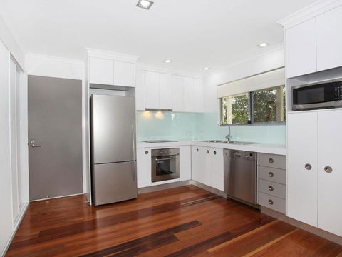 Arlington 1 Two Bedroom Unit Close To The Beach - Accommodation Australia 4