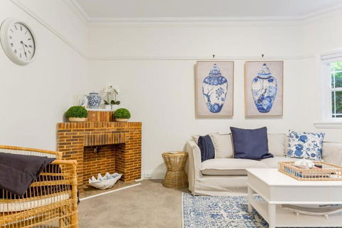 Art Deco Apartment Meters Away From The Beach - Accommodation Australia 1