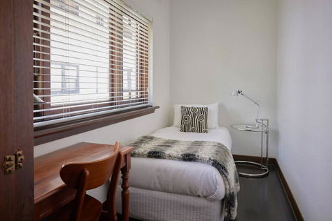 Art Deco Boutique Bespoke Brilliance & Beach&Park - Accommodation Australia 3