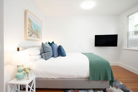 Art Deco Designer Studio In Lewisham - Accommodation Australia 0