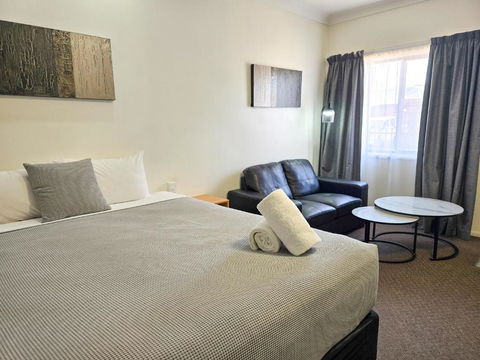 Ascot Lodge Motor Inn - Accommodation Australia 0