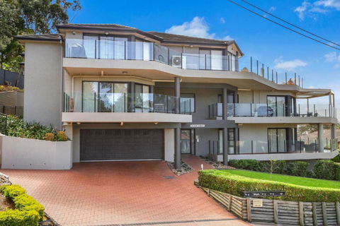 Ash Sienna - Accommodation Australia 1