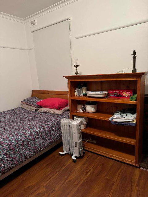 Ashburton Big Room With Shared Bathroom 1 - Local Tourism 2