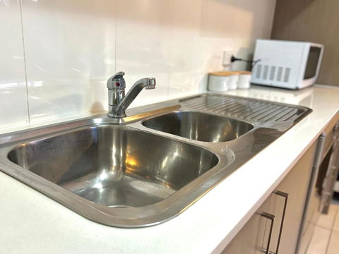 Ashfield 2 Br Apt Bus&Train Shop Parking - Accommodation Australia 2