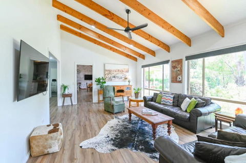 Aspen Abode - CBD, Fireplace, BBQ, 3 Smart TVs - Local Tourism 1