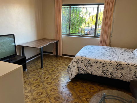 Aspley Bedroom & Share Bathroom With Other Guests - Accommodation Australia 2
