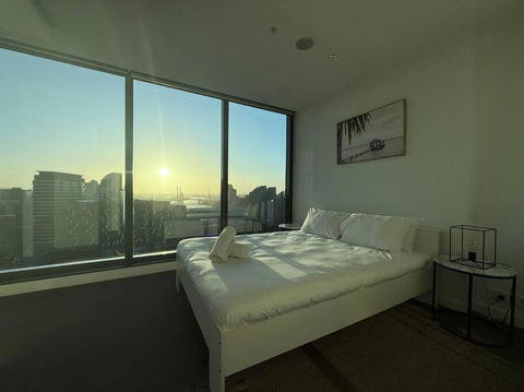 Astonishing 2B2B UpperWestSide Residence Opposite Southern Cross Station - Accommodation Australia 2
