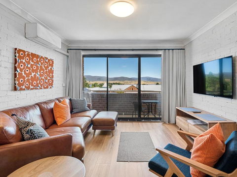 Astrids At Central Park - 2BR L Lake & Mountain Views L Central Location L WiFi - Accommodation Australia 2