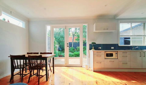 At College Avenue - Accommodation Australia 2