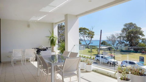 Aura 2 Apartment With Spectacular Views - Accommodation Australia 2