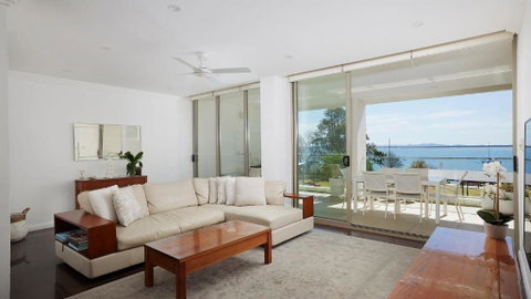 Aura 2 Apartment With Spectacular Views - Accommodation Australia 3