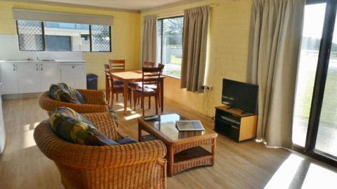 Aurora D - S, 2 - 13 Pacific Pde - Accommodation Australia 3