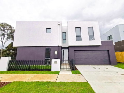 Austral Brand New Modern 4 Br Home - Accommodation Australia 0
