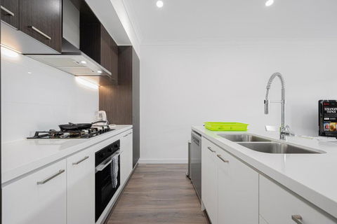 Austral Warm 4br House With Parking&WiFi - Accommodation Australia 4