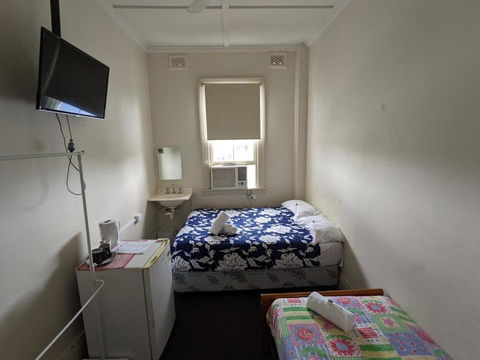 Australian Hotel - Accommodation Australia 4