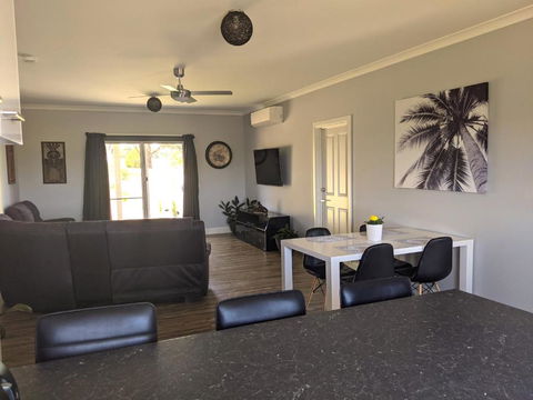 Australian Wildlife At Your Door - Accommodation Australia 4