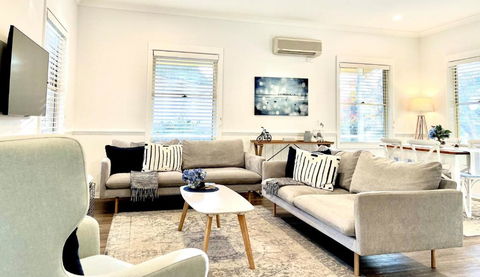 Autumn Beauty - Mountain View Cottage 3 - Accommodation Australia 4