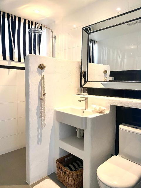 Avalon Beach Cottage- The Islander - Accommodation Australia 3