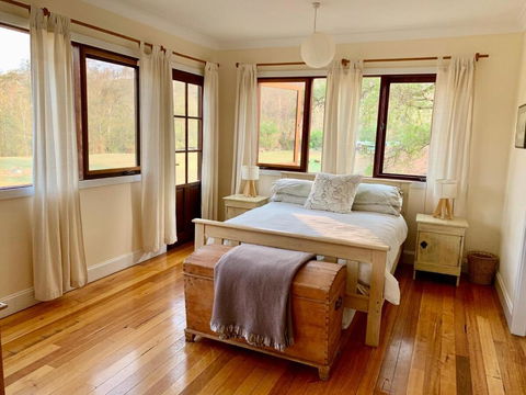 Avalon River Retreat - 400 Acre Riverside Oasis - Accommodation Australia 2