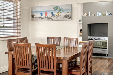 Avondale 7 Cashmore Street - Accommodation Australia 4