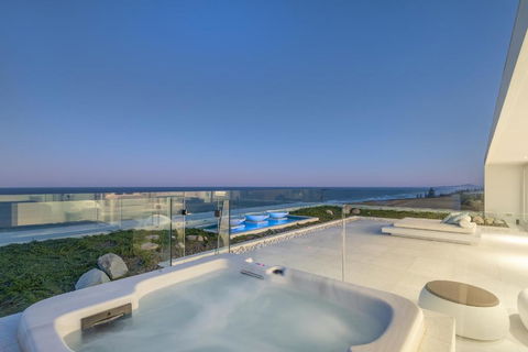 Azure - Accommodation Australia 3
