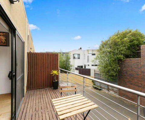 Ascot Vale - Lovely 2 Bedroom Townhouse Close To Everything! - Accommodation Australia 4