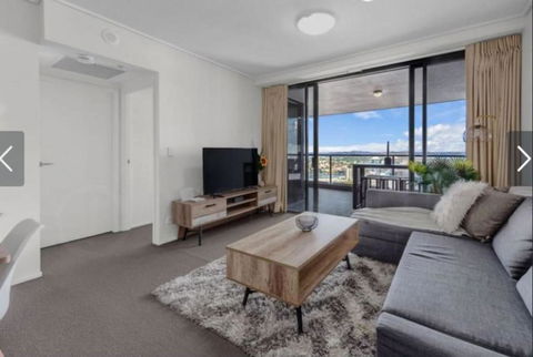 AU1 - Aurora Skyscraper CBD For Business Or Pleasure - Accommodation Australia 0