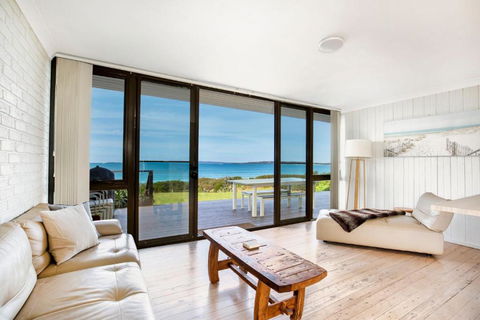Azure Absolute Beachfront I Pet Friendly - Accommodation Australia 1