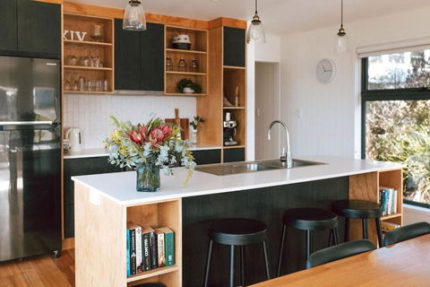 B E A C H H O U S E X I V - Accommodation Australia 2