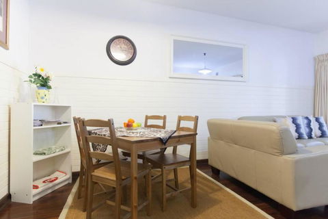 B2 Crawley Apartment 1 BRM & Sleepout Near UWA - Accommodation Australia 4