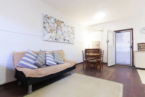 B3 Crawley Apartment 1 BRM & Sleepout Near UWA - Accommodation Australia 0