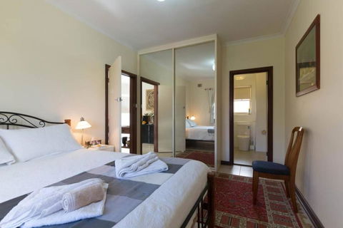 B9 Crawley Apartment 1 BRM & Sleepout Near UWA - Accommodation Australia 0