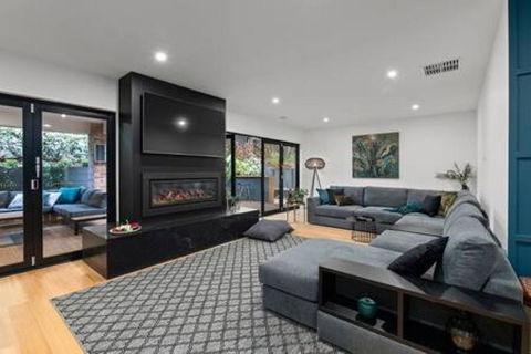 BADGER HOUSE - 4 Bed, 4 Bath, Stunning Entertainer Plus Fire - Accommodation Australia 0