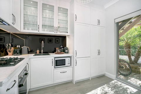 BALO1 - The Esplanade - Mosman - Accommodation Australia 2
