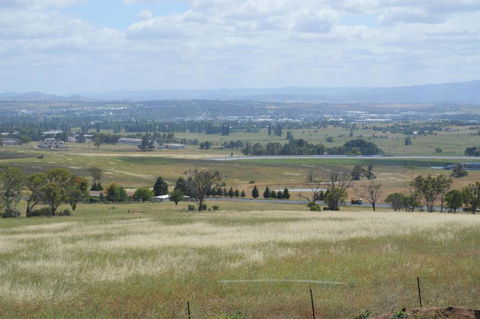 BATHURST GOLDFIELDS RESIDENCE On MOUNT PANORAMA - Accommodation Australia 4