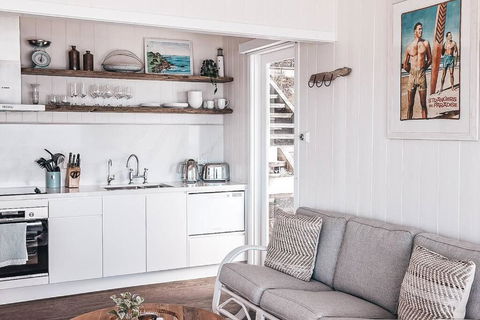 BAY PROPERTIES . Beach House Studio - Accommodation Australia 1