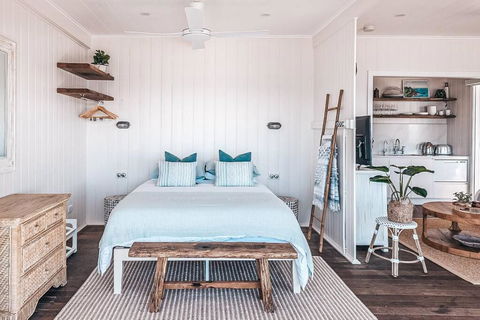 BAY PROPERTIES . Beach House Studio - Accommodation Australia 4