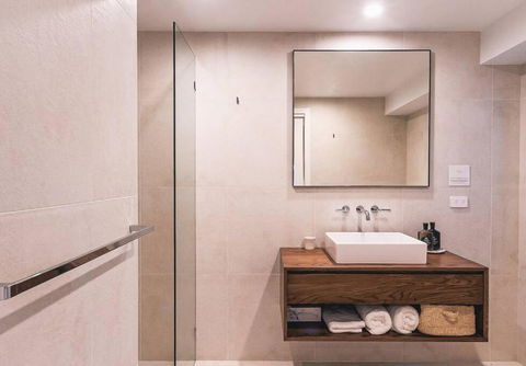 BAY PROPERTIES . Bridgewood - Accommodation Australia 4