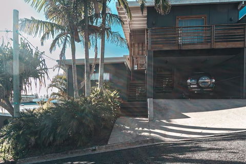 BAY PROPERTIES . The Big Chill - Accommodation Australia 1