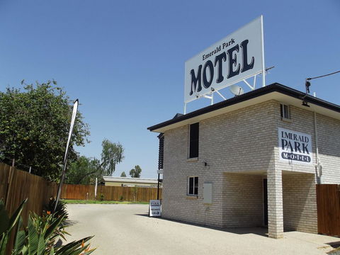 Emerald Park Motel - Australia Shopping 11