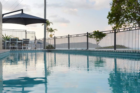 Whitsunday Waterfront Apartments - Accommodation Australia 12