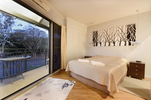 Whitsunday Waterfront Apartments - Accommodation Australia 3